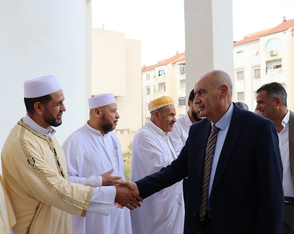 والي تيبازة يشرف على مراسم الإحتفال الرسمي باليوم الوطني للإمام