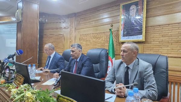 وزير السكن في زيارة عمل وتفقد إلى تيسمسيلت