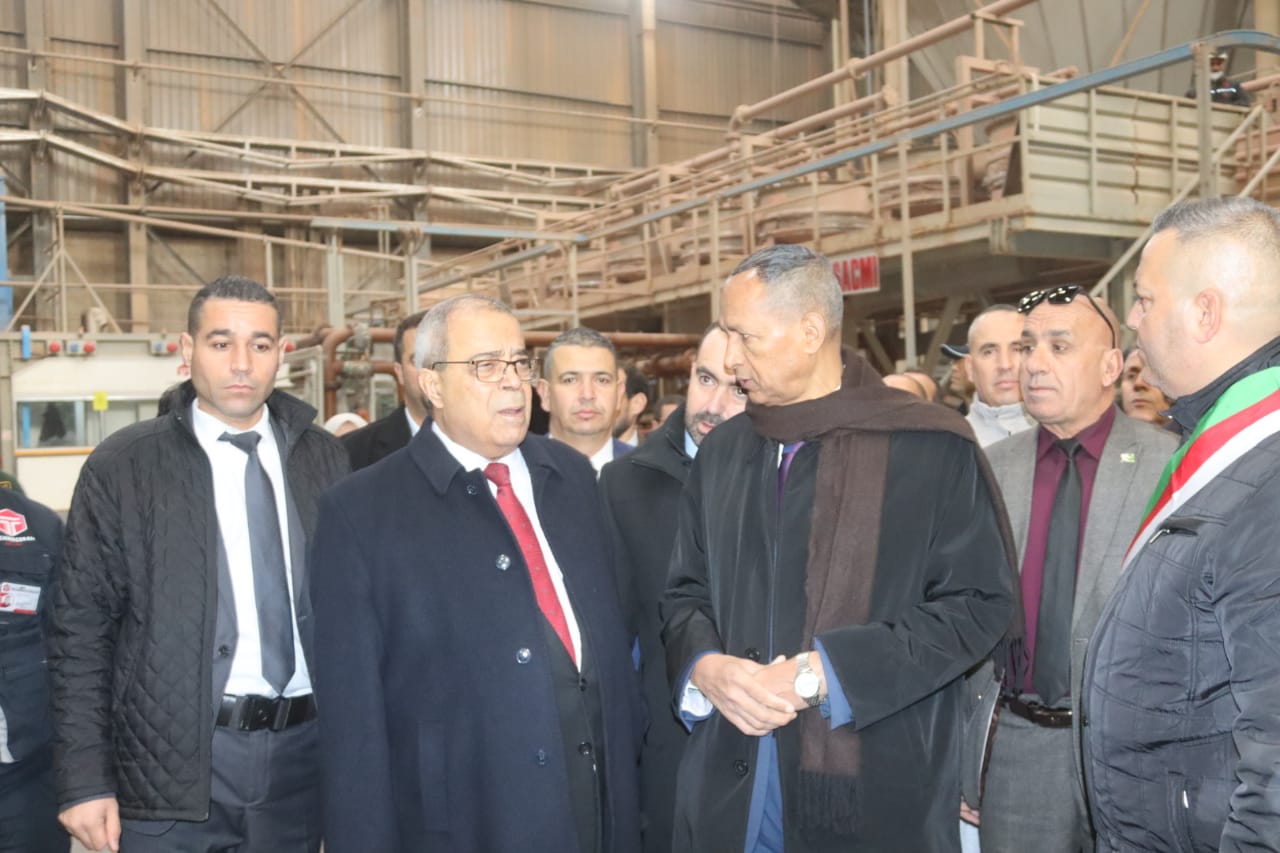 التأكيد على الإسراع في توسعة مصنع إنتاج صفائح السيراميك التابع لشركة تكنوسيرام بباتنة