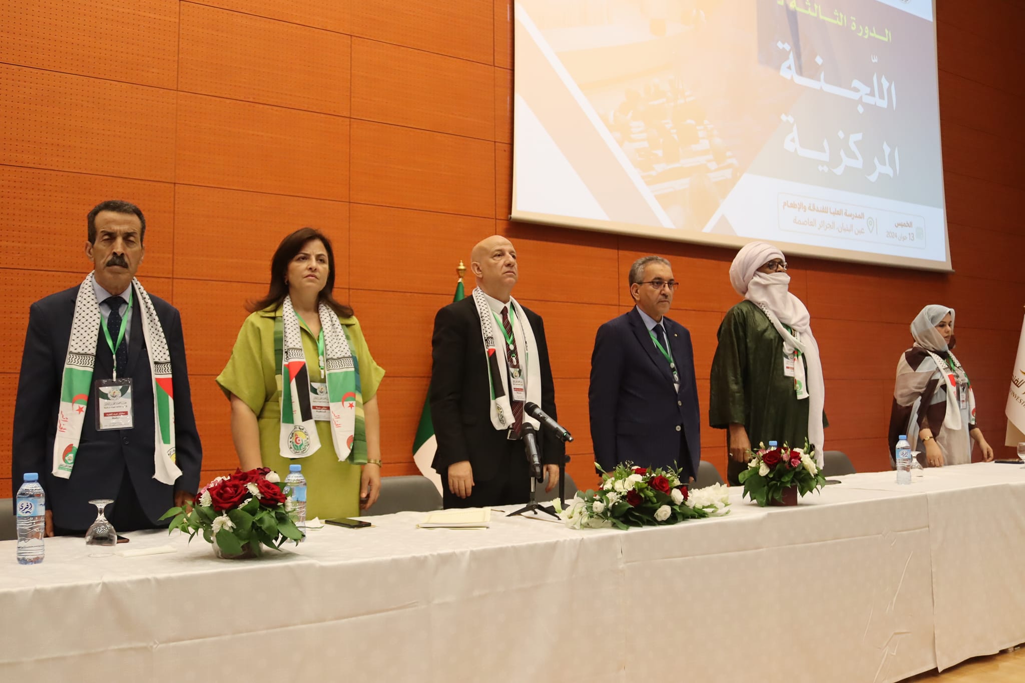 جبهة التحرير الوطني تدعو الرئيس تبون لمواصلة مهامه الوطنية بالترشّح لولاية ثانية