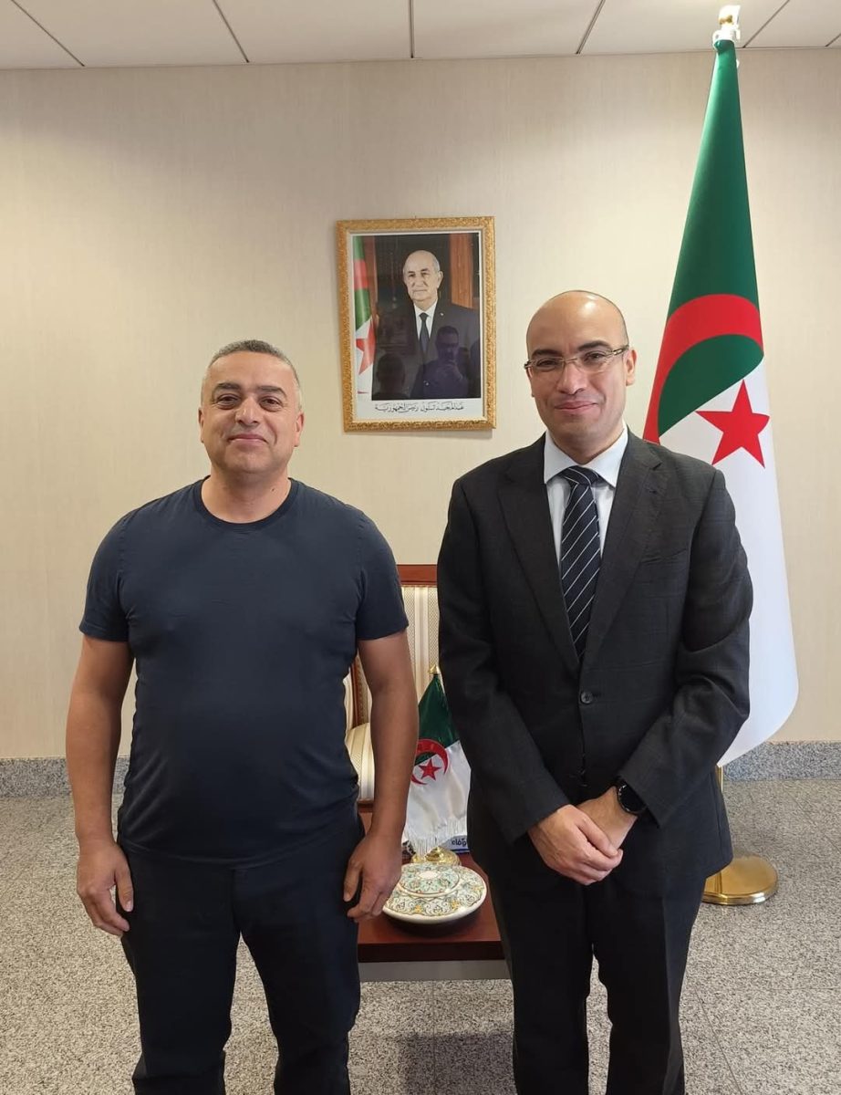 سفيان شايب يستقبل مجموعة من الكفاءات الشبانية من الجالية الجزائرية بالخارج