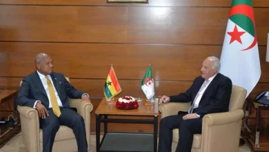 الجزائر وغانا تجددان التزامهما بشراكة استراتيجية طويلة الأمد