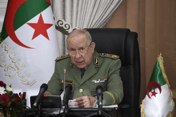 الفريق أول السعيد شنقريحة يترأس أشغال الاجتماع السنوي لإطارات المنشآت العسكرية