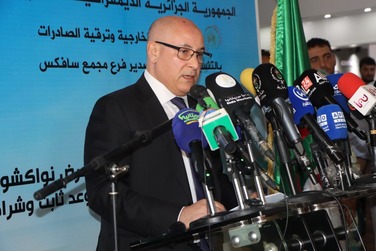 الطيب زيتوني يُشرف على افتتاح الطبعة السابعة لمعرض المنتجات الجزائرية بنواقشوط