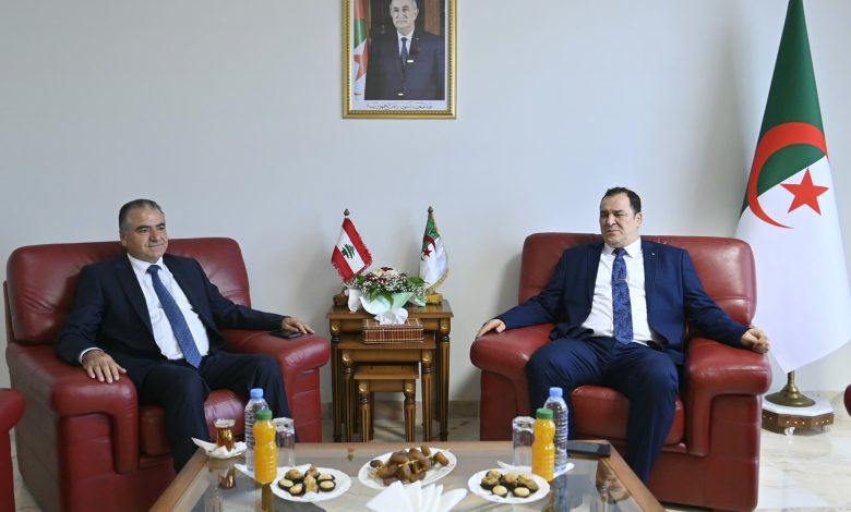 وزير الاتصال يستقبل سفير جمهورية لبنان بالجزائر