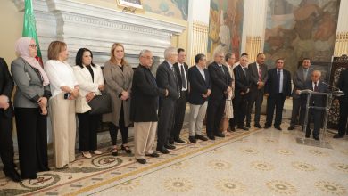 عزوز ناصري يلتقي إطارات مجلس الأمة