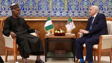 وزير الخارجية أحمد عطاف يستقبل وزير خارجية نيجيريا يوسف مايتاما توغار بمقر وزارة الخارجية الجزائرية