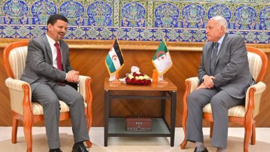 لقاء بين أحمد عطاف ومحمد يسلم بيسط لبحث مستجدات الصحراء الغربية والتعاون الإفريقي.