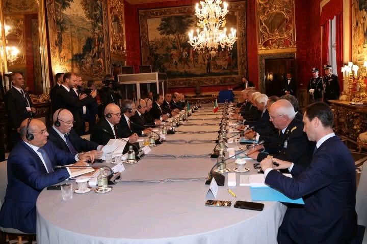 رئيس الجمهورية عبد المجيد تبون يعقد محادثات موسعة مع نظيره الإيطالي سيرجيو ماتاريلا بروما