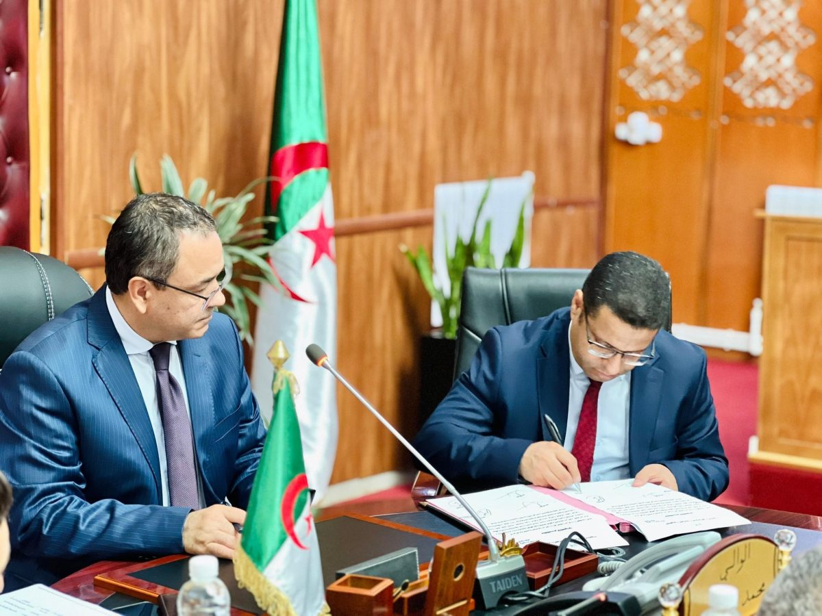 ولاة الجمهورية يشرفون على مراسم تنصيب رؤساء الدوائر المعنيين في إطار الحركة الأخيرة