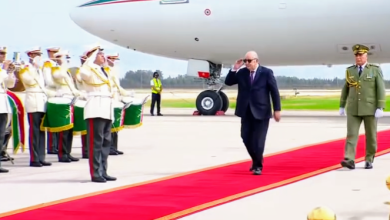 عودة الرئيس عبد المجيد تبون إلى الجزائر واستقباله الرسمي في مطار الجزائر الدولي