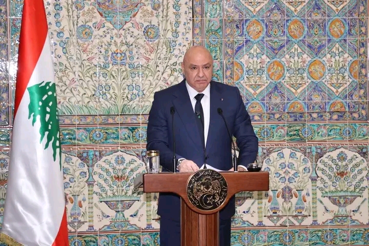 الرئيس اللبناني جوزيف عون في جامع الجزائر خلال زيارته الرسمية