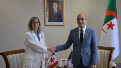 لقاء كاتب الدولة سفيان شايب مع سفيرة كندا بالجزائر روبن لين ويتلوفر لبحث التعاون حول الجالية الجزائرية