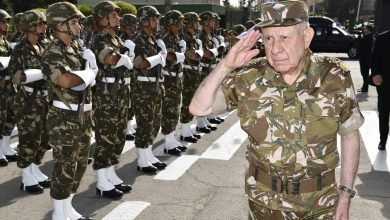 الفريق أول السعيد شنقريحة خلال زيارته للقاعدة المركزية للإمداد بالناحية العسكرية الأولى