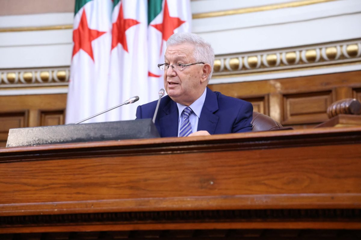 عزوز ناصري يغرّد حول أهمية حماية حقوق الطفل الجزائري في يومه الوطني