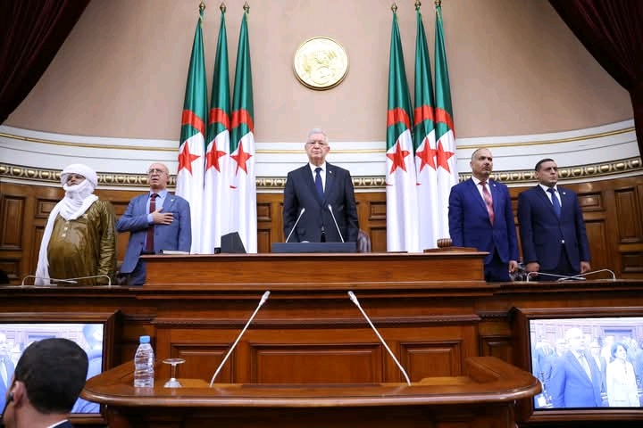 جلسة اختتام الدورة البرلمانية بمجلس الأمة الجزائري بحضور الوزير الأول وأعضاء الحكومة – جويلية 2025