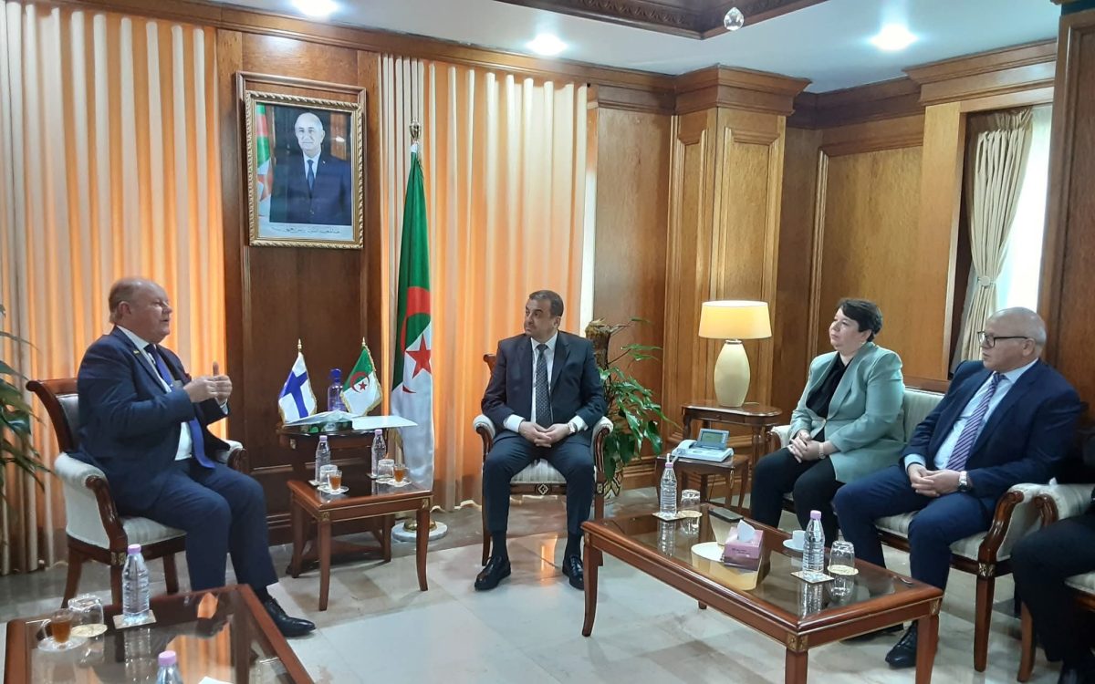 وزير الطاقة محمد عرقاب يستقبل السفير الفنلندي بيكا هيفونين بمقر الوزارة لبحث فرص التعاون في مجالات الطاقات المتجددة واستغلال المناجم