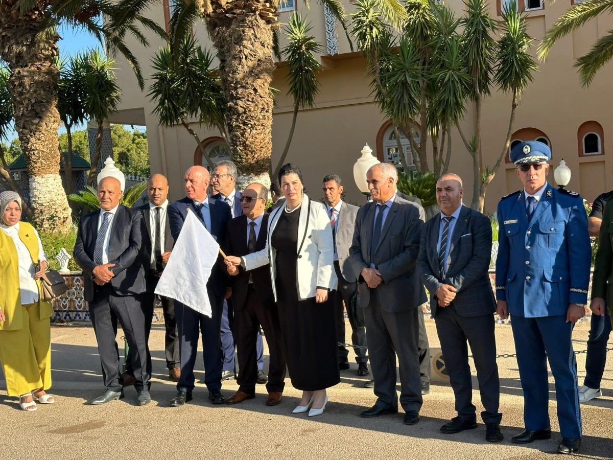 وزيرة التضامن صورية مولوجي تطلق قافلة مساعدات طبية وتضامنية من تلمسان