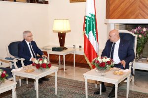 عزوز ناصري يزور الرئيس اللبناني جوزاف عون في الجزائر