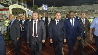 وزير التربية الوطنية محمد صغير سعداوي يشرف على افتتاح الألعاب الإفريقية المدرسية الجزائر 2025 بملعب 19 ماي بعنابة، بحضور وزراء وشخصيات إفريقية ودولية، وسط أجواء احتفالية تربوية.