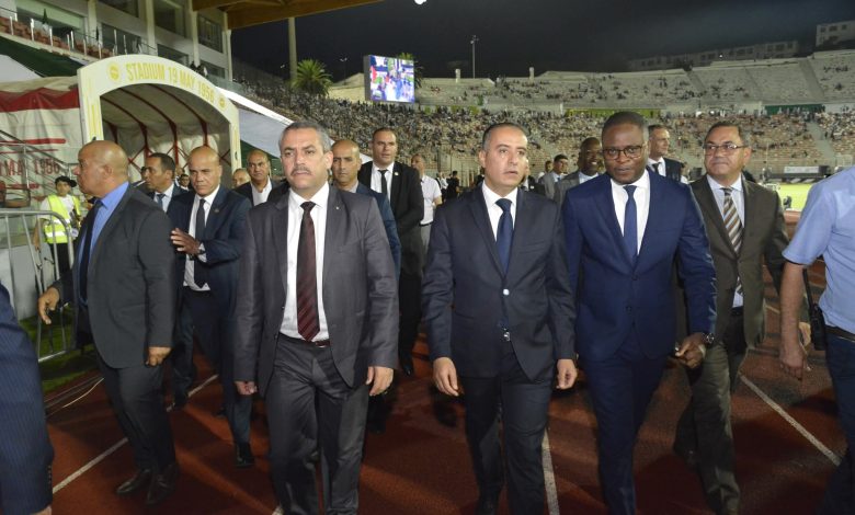 وزير التربية الوطنية محمد صغير سعداوي يشرف على افتتاح الألعاب الإفريقية المدرسية الجزائر 2025 بملعب 19 ماي بعنابة، بحضور وزراء وشخصيات إفريقية ودولية، وسط أجواء احتفالية تربوية.