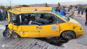 حادث المرور بولاية البيض الذي أودى بحياة 6 أشخاص وأدى إلى إصابة 45 آخرين.