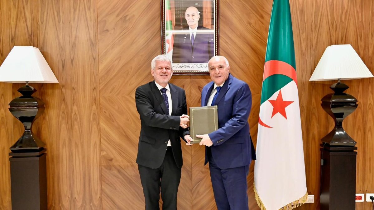 أحمد عطاف يستقبل السفير الجديد لجمهورية النمسا ولفغونغ سبادينغر بمقر وزارة الخارجية الجزائرية