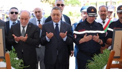 وزير الداخلية إبراهيم مراد خلال تقديم التعازي في شهداء طائرة الحماية المدنية بجيجل