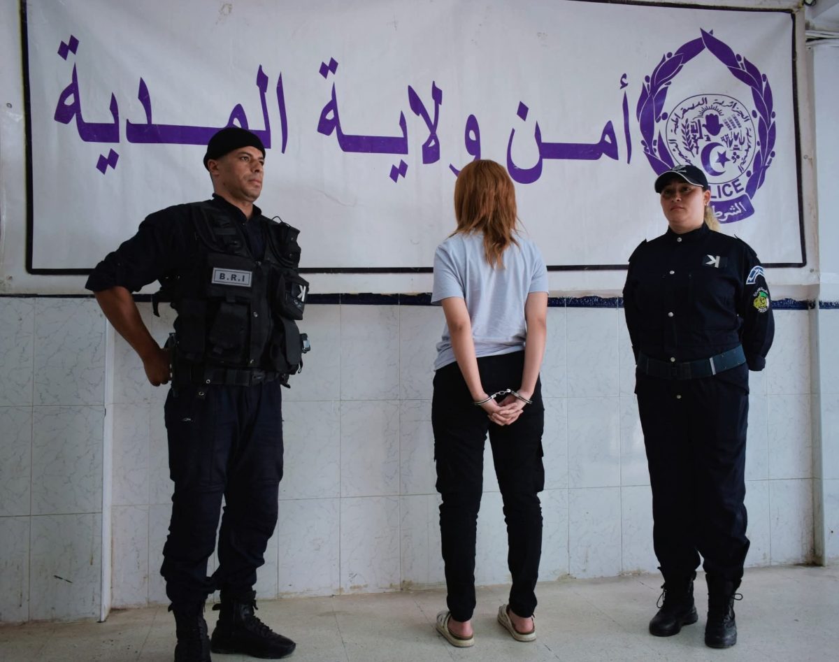 توقيف ناشطة على تيك توك من طرف شرطة المدية بسبب محتوى خادش للحياء ونشر أخبار كاذبة