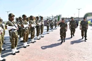 الفريق مصطفى سماعلي خلال تدشين مركز الراحة العائلي للجيش الوطني الشعبي بزموري