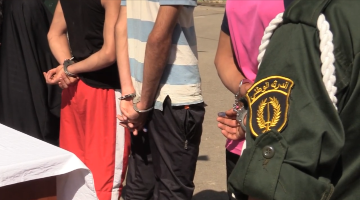 عناصر الدرك الوطني خلال عملية توقيف عصابة في أولاد فايت