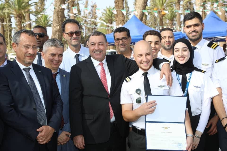 وزير النقل السعيد سعيود خلال حفل تخرّج الطيارين بمدرسة Sky Training في معسكر