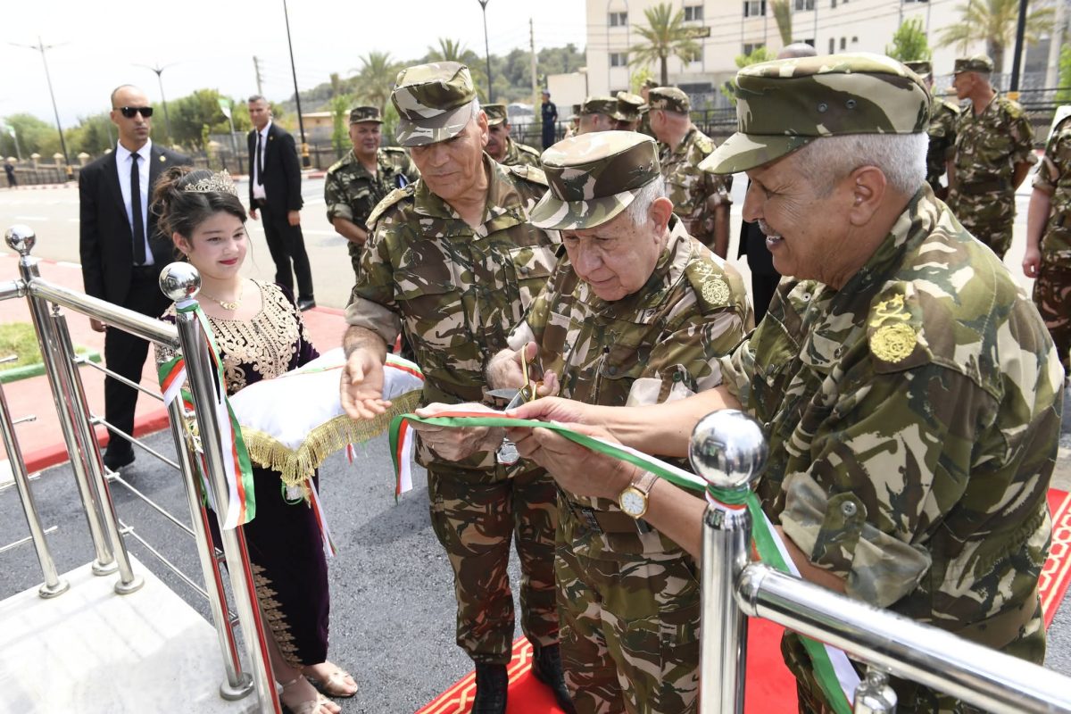 الفريق أول السعيد شنقريحة خلال تدشين مقر قيادة الدفاع الجوي عن الإقليم