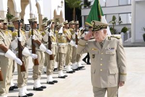 الفريق أول السعيد شنقريحة خلال تكريم أشبال الأمة المتفوقين في وزارة الدفاع