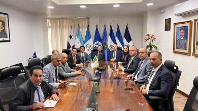 وفد المجلس الشعبي الوطني خلال محادثاته مع البرلمان لأمريكا الوسطى في ماناغوا