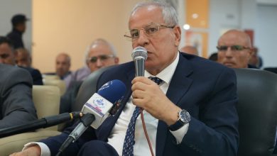 الرئيس المدير العام لمجمع سوناطراك رشيد حشيشي خلال زيارته لمصفاة أدرار