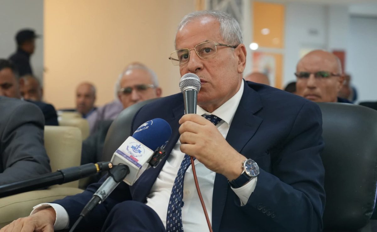 الرئيس المدير العام لمجمع سوناطراك رشيد حشيشي خلال زيارته لمصفاة أدرار