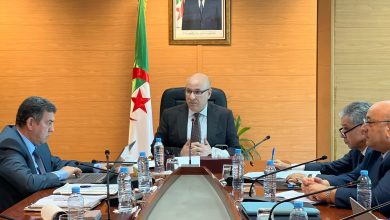 الطيب زيتوني خلال اجتماع تدقيق نتائج الإحصاء الاقتصادي للمنتوج الوطني في الجزائر