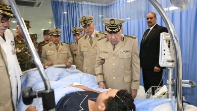 الفريق أول السعيد شنقريحة يتفقد المصابين في حادث الحراش الذي أودى بحياة 18 شخصاً