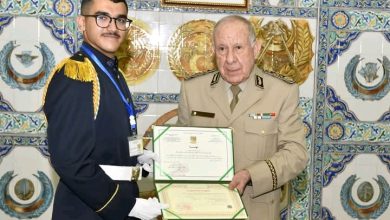 الفريق أول السعيد شنقريحة خلال تكريم أشبال الأمة المتفوقين في وزارة الدفاع