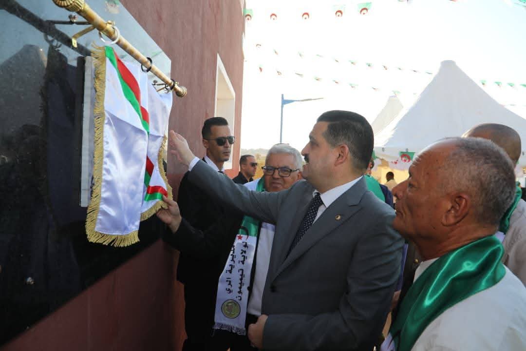 وزير الري طه دربال خلال تدشين محطة تصفية المياه المستعملة بمدينة تيميمون