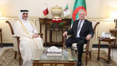 عزوز ناصري في لقاء رسمي مع سفير دولة قطر عبد العزيز علي النعمة بمقر مجلس الأمة