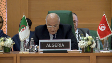 وزير الخارجية أحمد عطاف يلقي كلمته في جدة خلال اجتماع منظمة التعاون الإسلامي