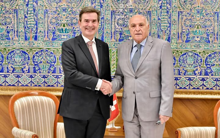 أحمد عطاف يستقبل السفير السويسري بيار إيف فوكس خلال زيارته الوداعية بالجزائر