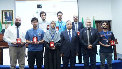 وزير التعليم العالي كمال بداري يكرم الطلبة الجزائريين المتفوقين في المسابقة العالمية للرياضيات