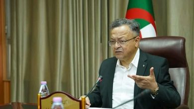 وزير التعليم العالي كمال بداري خلال الاجتماع التنسيقي حول الدخول الجامعي الجديد