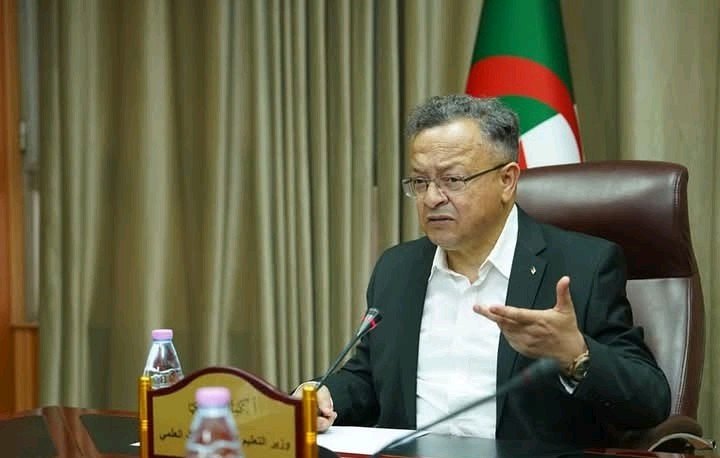 وزير التعليم العالي كمال بداري خلال الاجتماع التنسيقي حول الدخول الجامعي الجديد