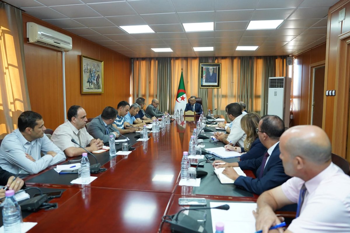 وزير التعليم العالي كمال بداري يشرف على إطلاق مشروع محرك الهيدروجين الأخضر BAHU