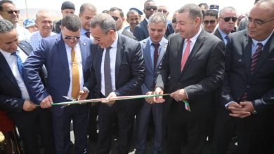 وزير الأشغال العمومية لخضر رخروخ خلال تدشين مقطع الطريق السيار الرابط بين سيق ومعسكر