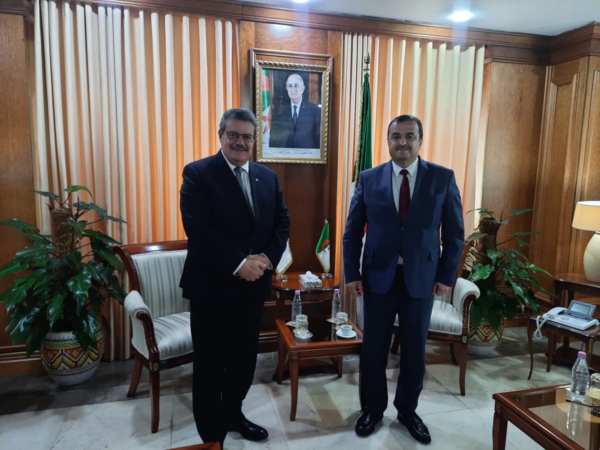 وزير الطاقة محمد عرقاب خلال لقائه الأمين العام لمنتدى الدول المصدرة للغاز محمد حامل بمقر الوزارة